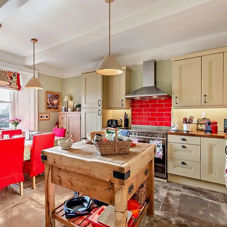 3 Bed In Leyburn G0185 *